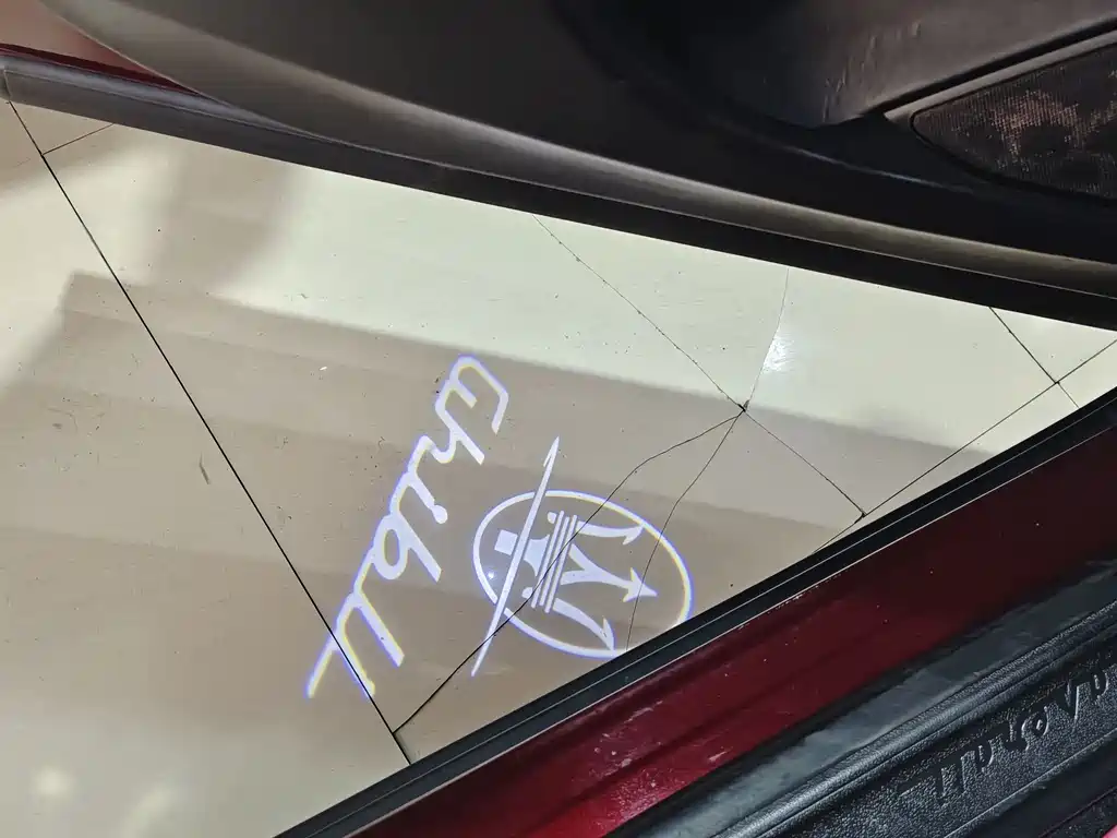 Maserati Levante 2017 — фото 10