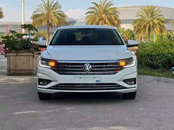 Volkswagen Sagitar 2022