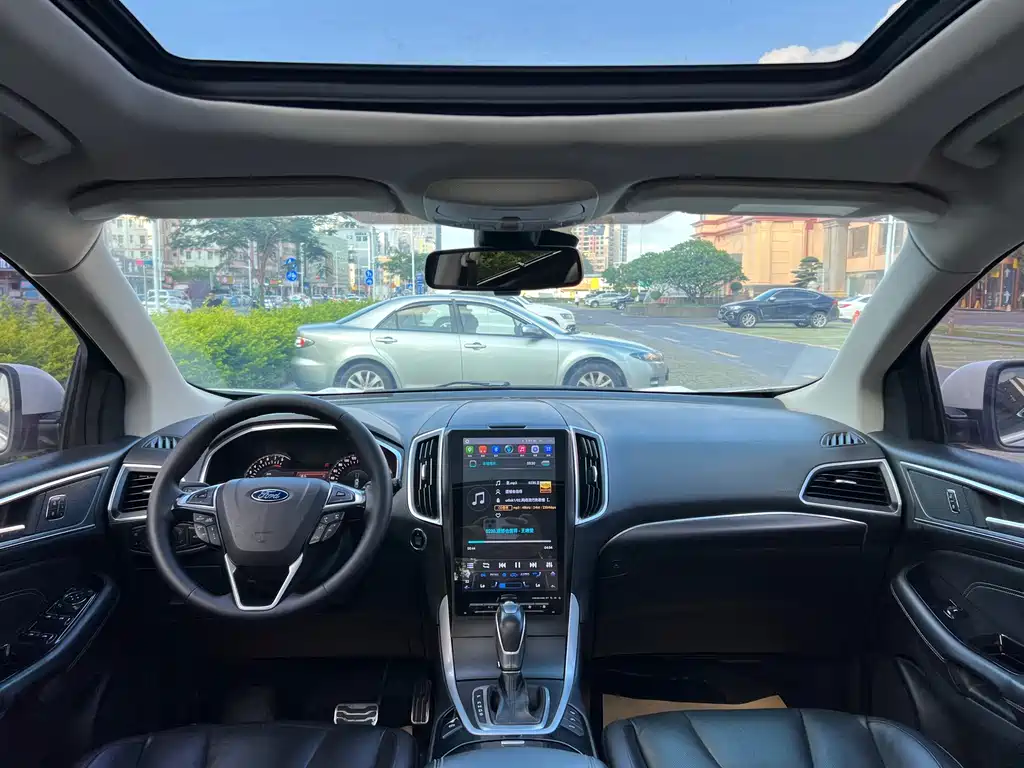 Ford Edge 2016 — фото 18