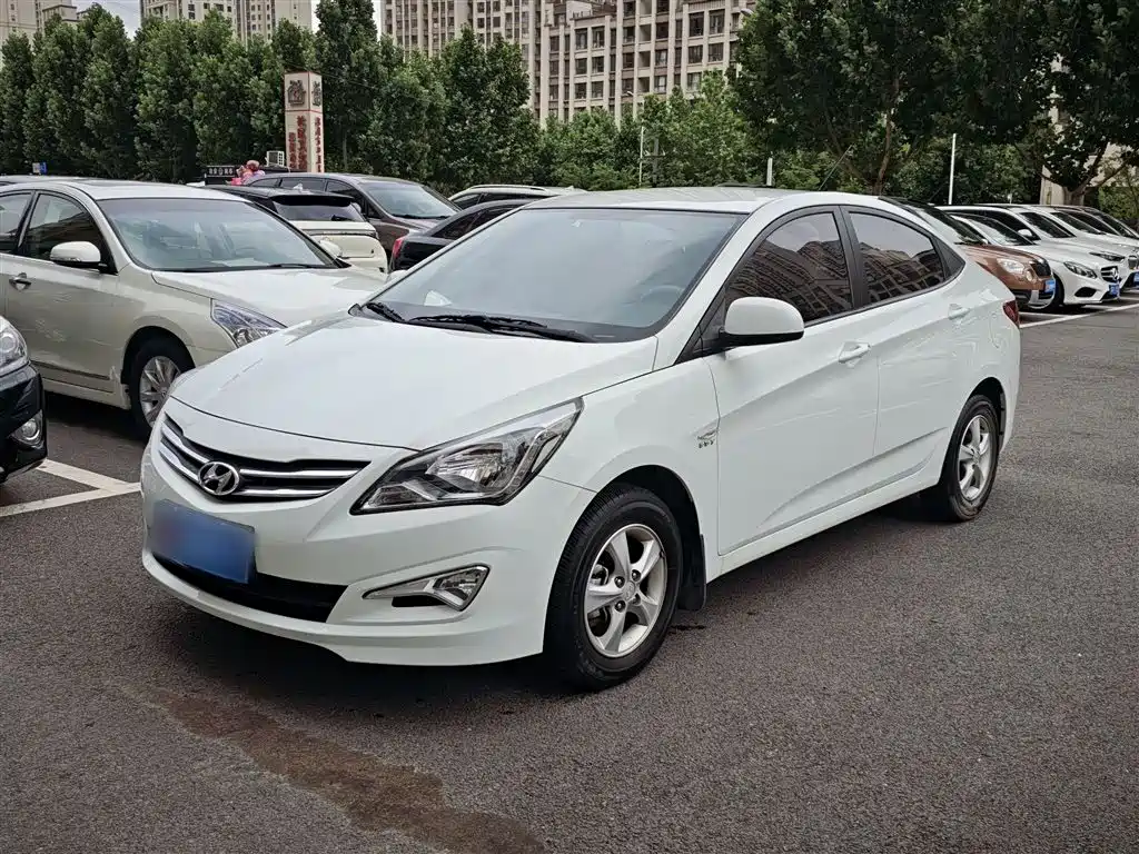 Hyundai Verna 2015 — фото 2