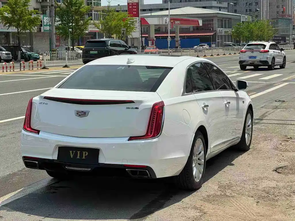Cadillac XTS 2018 — фото 9
