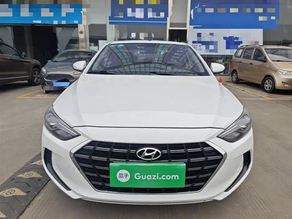 Hyundai Elantra 2020 — фото 3