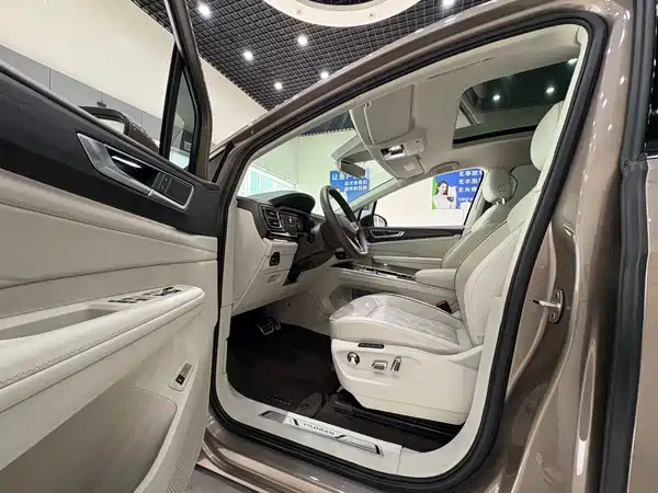 Volkswagen Viloran 2023