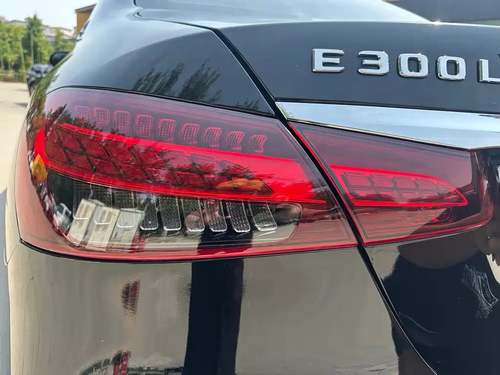 Mercedes-Benz E-Class 2023 — фото 10