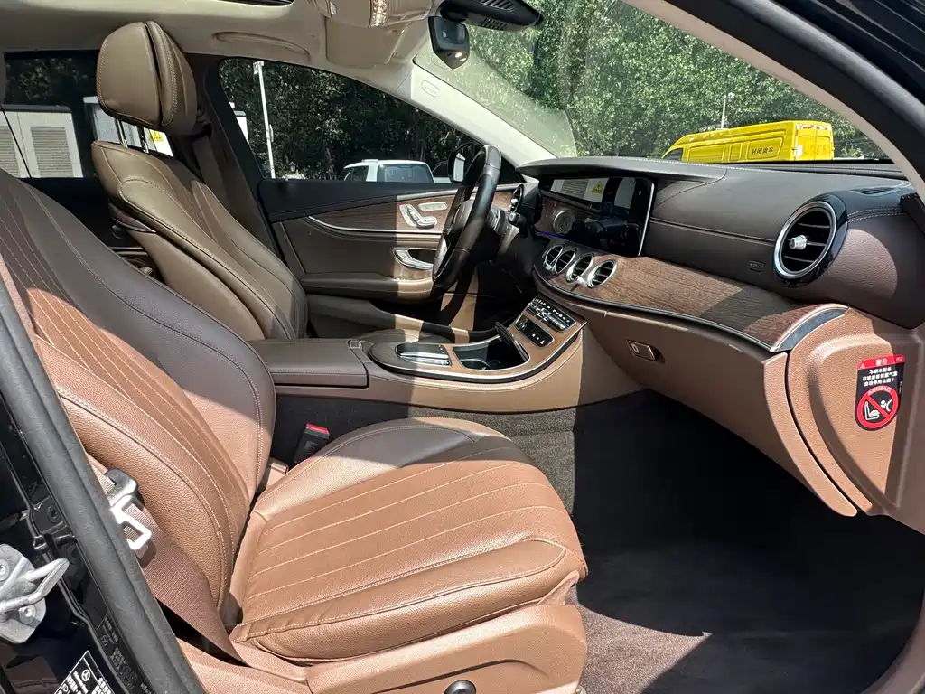 Mercedes-Benz E-Class 2023 — фото 15