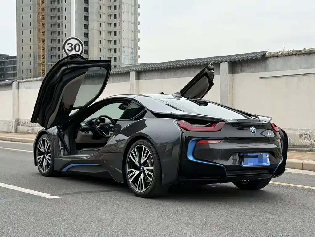 BMW i8 2018 — фото 14