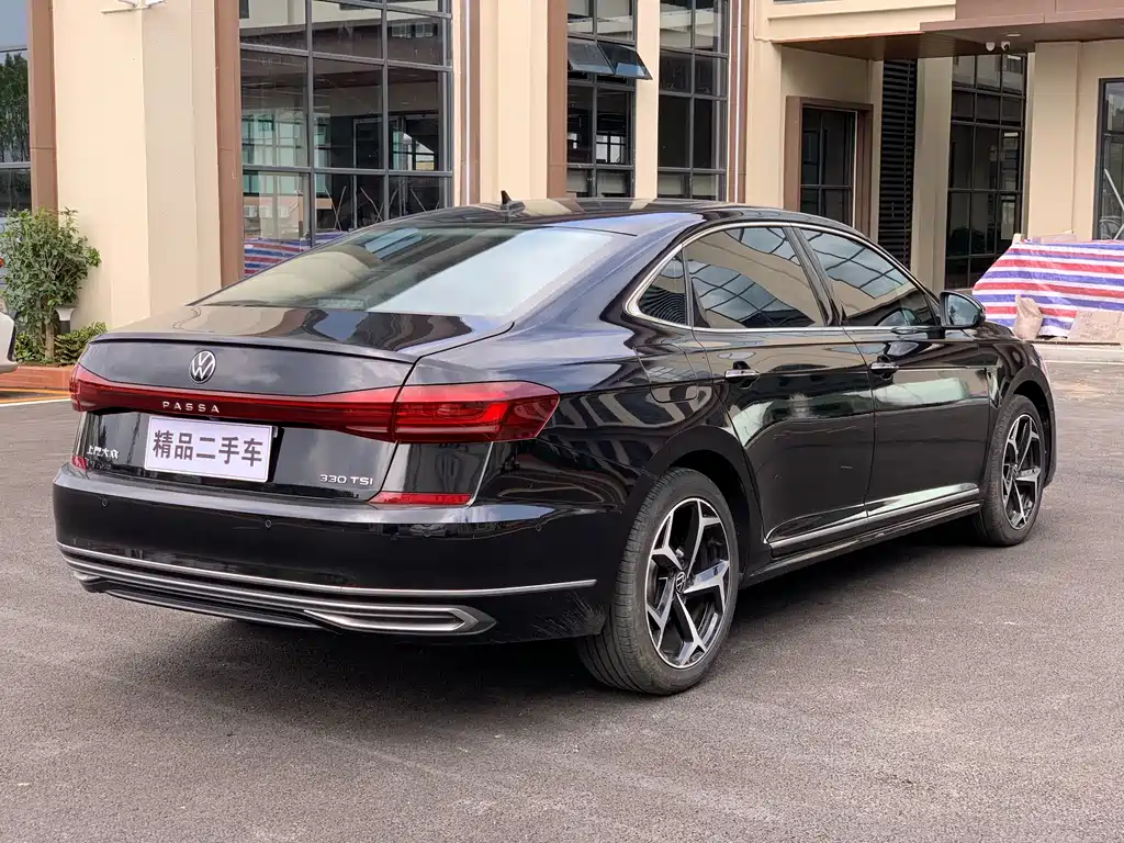 Volkswagen Passat 2023 — фото 4