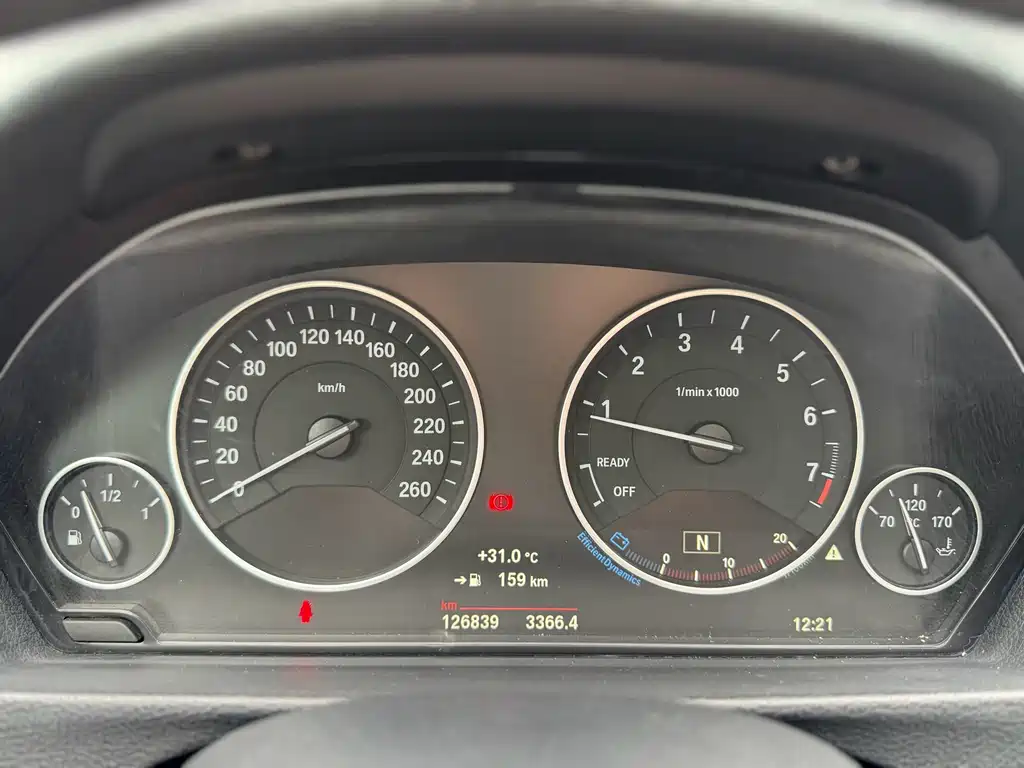 BMW 3 Series 2018 — фото 15