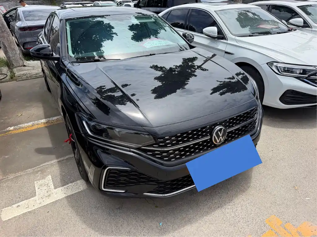 Volkswagen Passat 2025