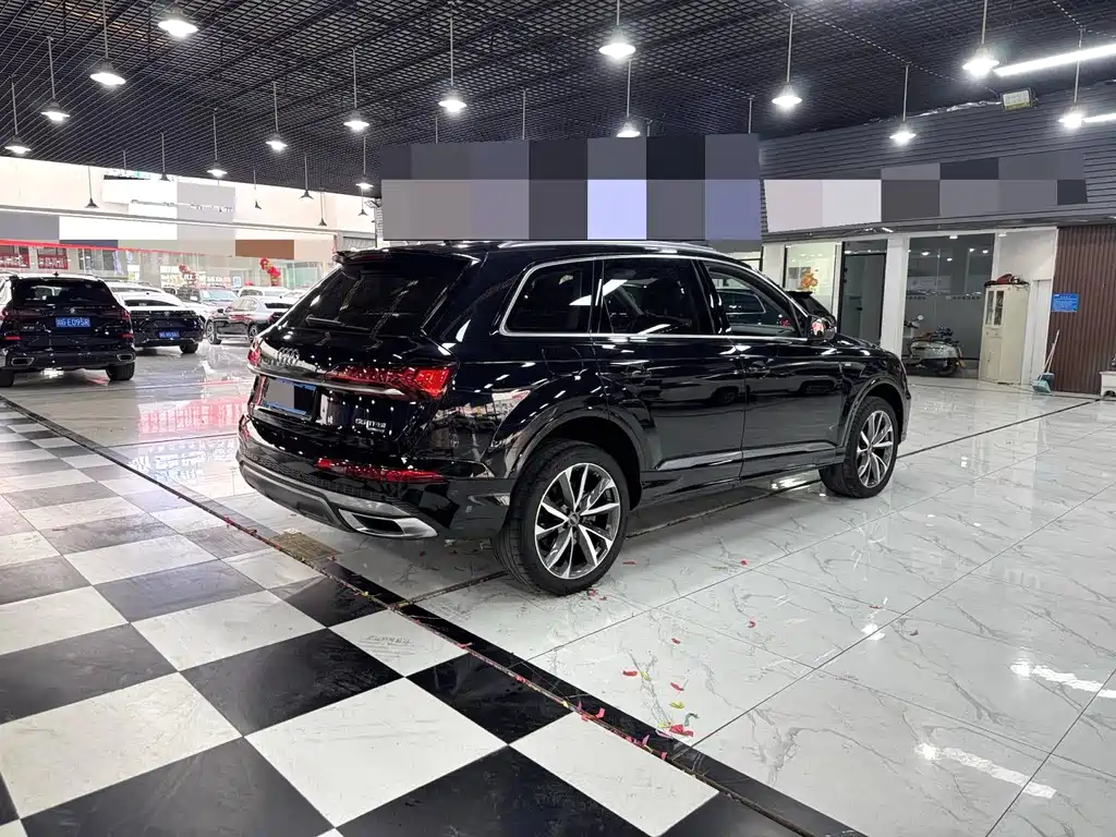 Audi Q7 2020 — фото 10