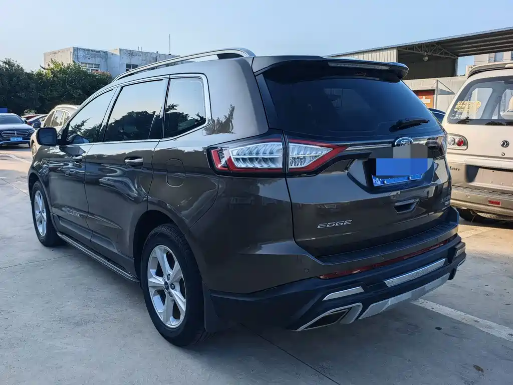 Ford Edge 2018 — фото 16