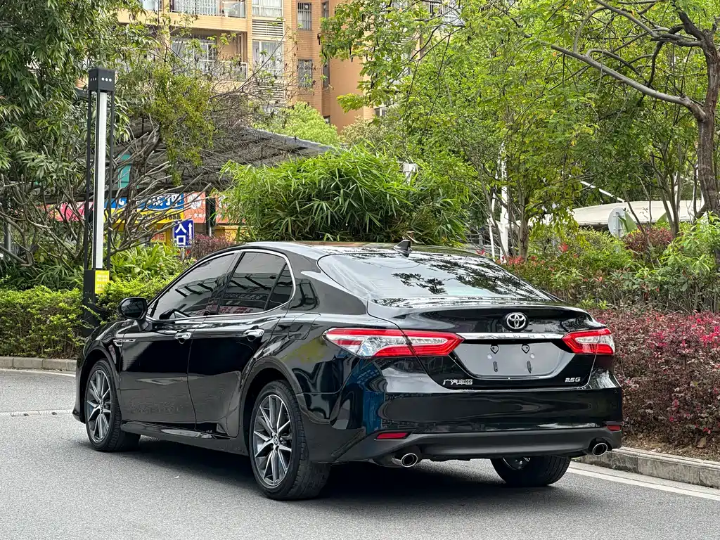 Toyota Camry 2022 — фото 18