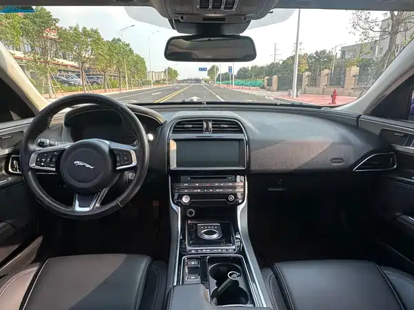 Jaguar XEL 2018