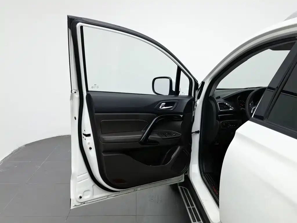 GAC Trumpchi GS4 2016 — фото 8