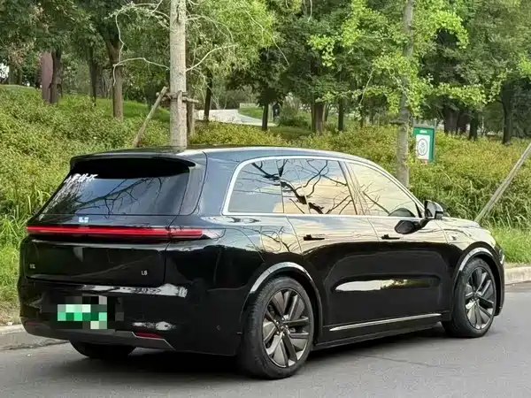 Li Auto L8 2025