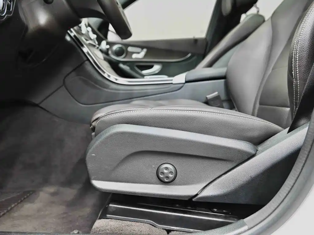 Mercedes-Benz GLC 2020 — фото 27