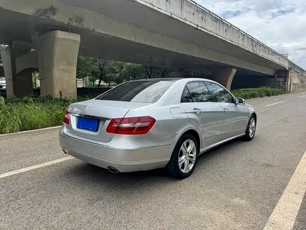 Mercedes-Benz E-Class 2010