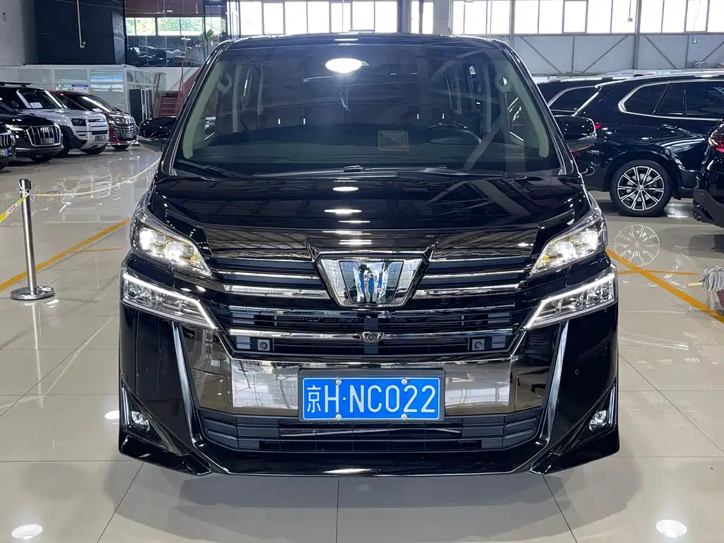 Toyota Vellfire 2023 — фото 3