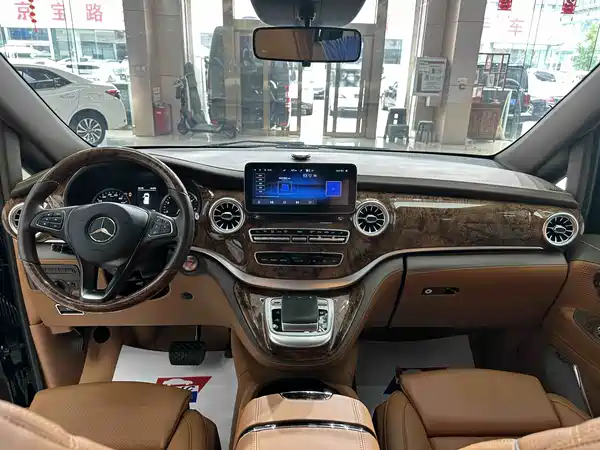 Mercedes-Benz Vito 2024
