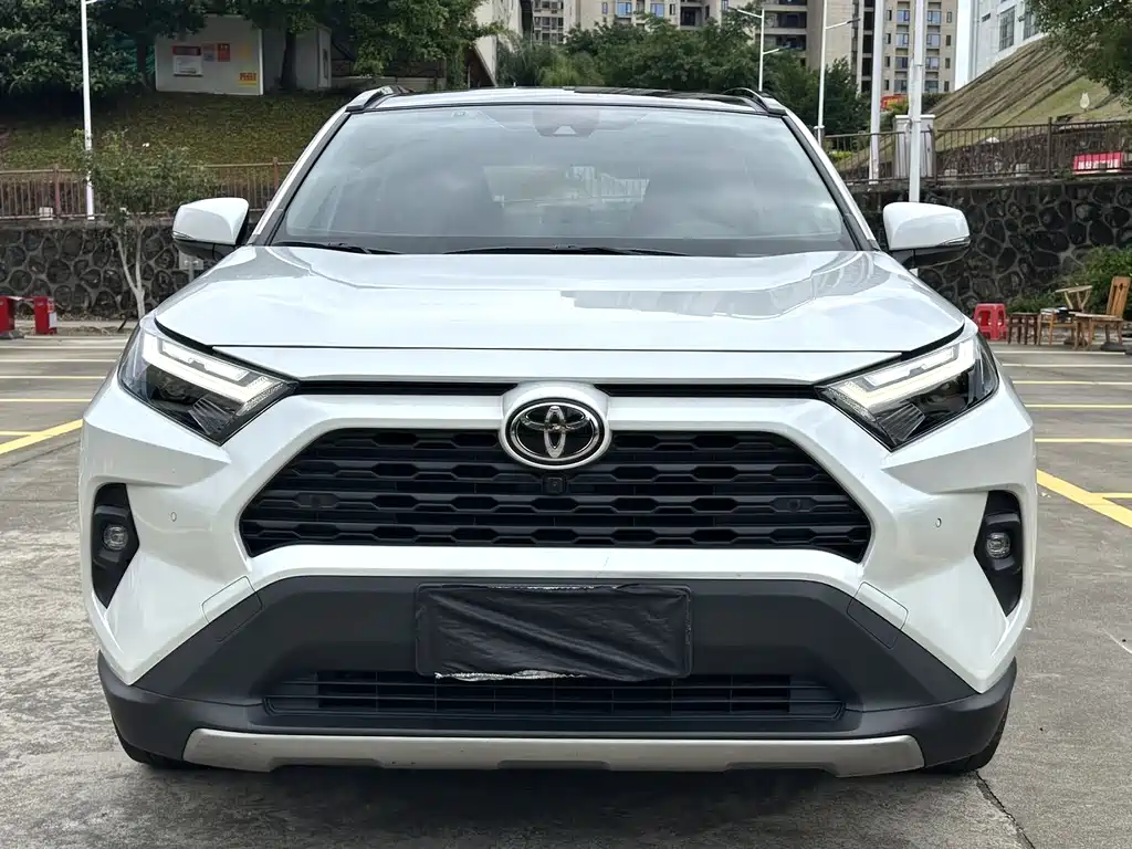Toyota RAV4 2023 — фото 2
