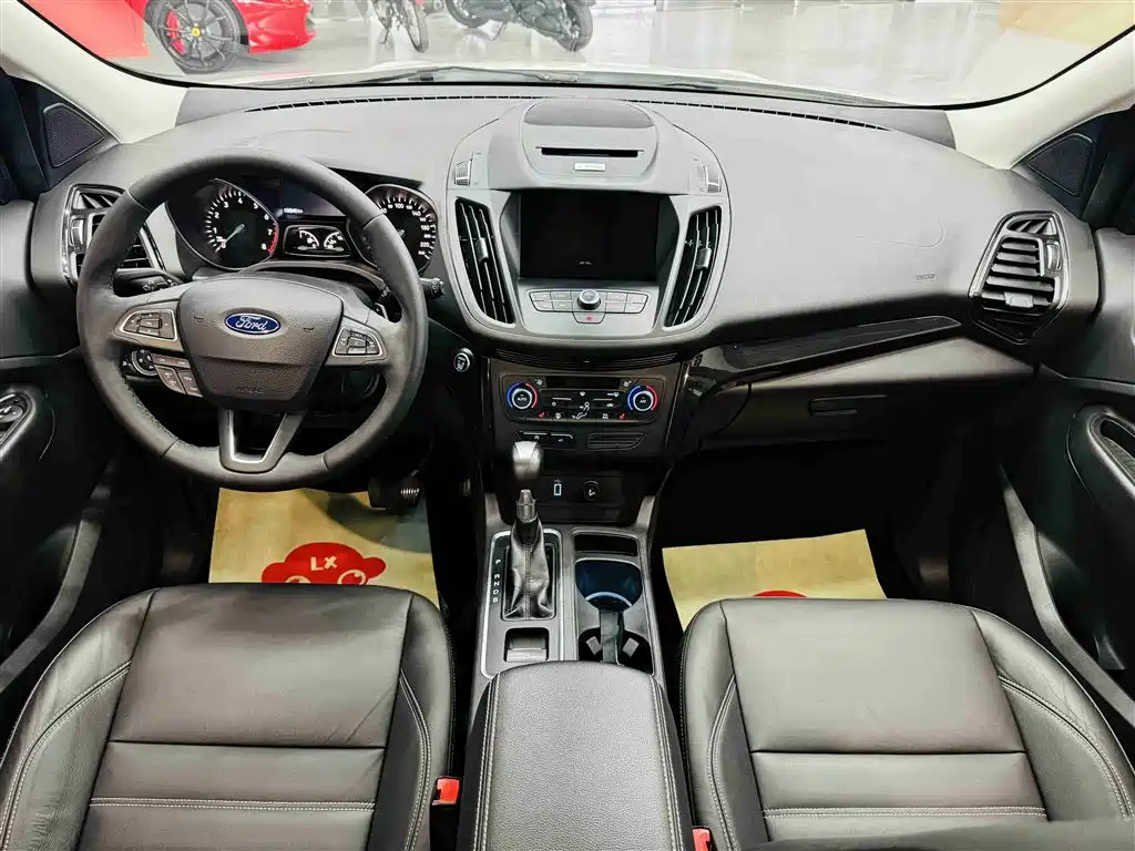 Ford Kuga 2017 — фото 21