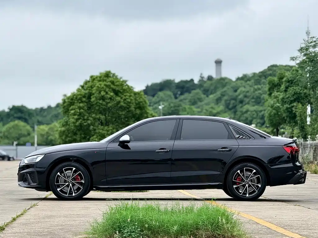 Audi A4L 2021