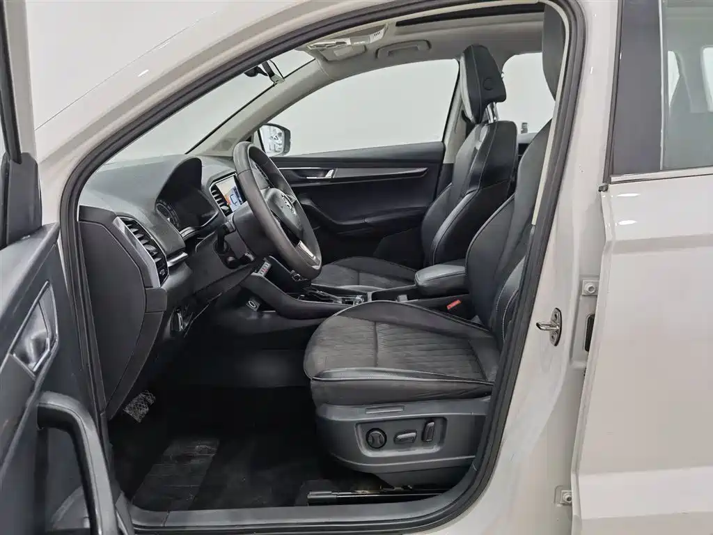 Skoda Karoq 2021 — фото 10