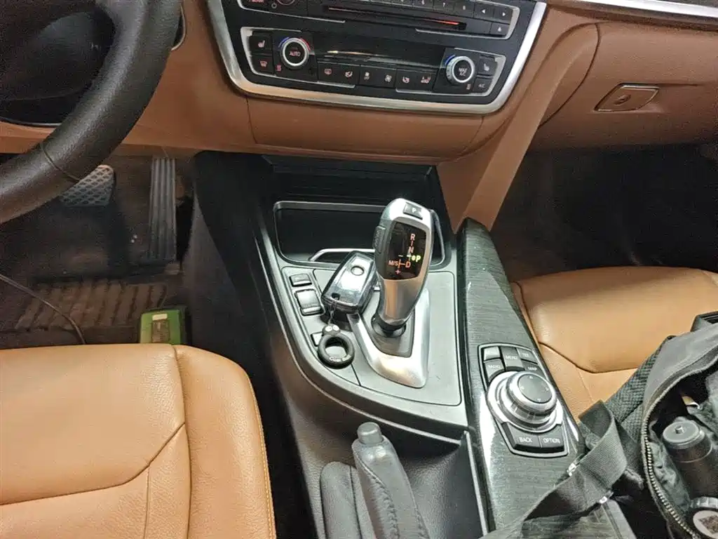 BMW 3 Series GT 2016 — фото 14