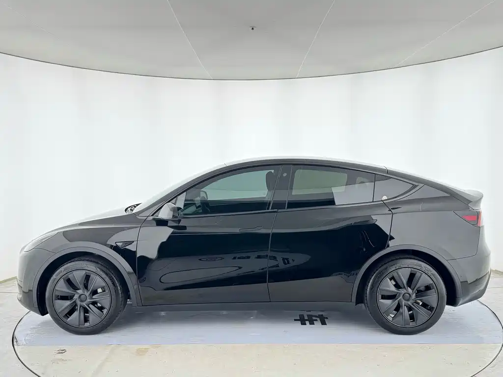 Tesla Model Y 2023 — фото 3