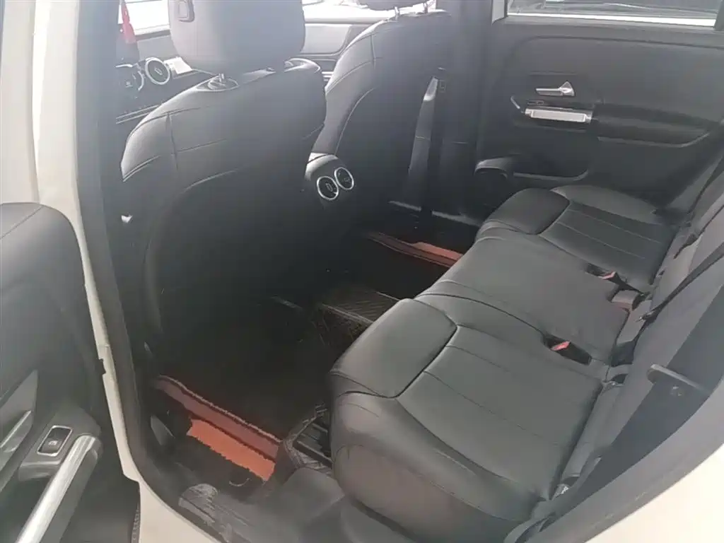 Mercedes-Benz GLB 2021 — фото 17