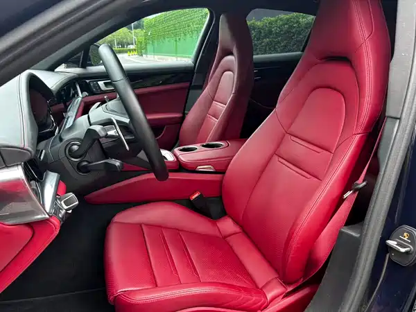 Porsche Panamera 2023