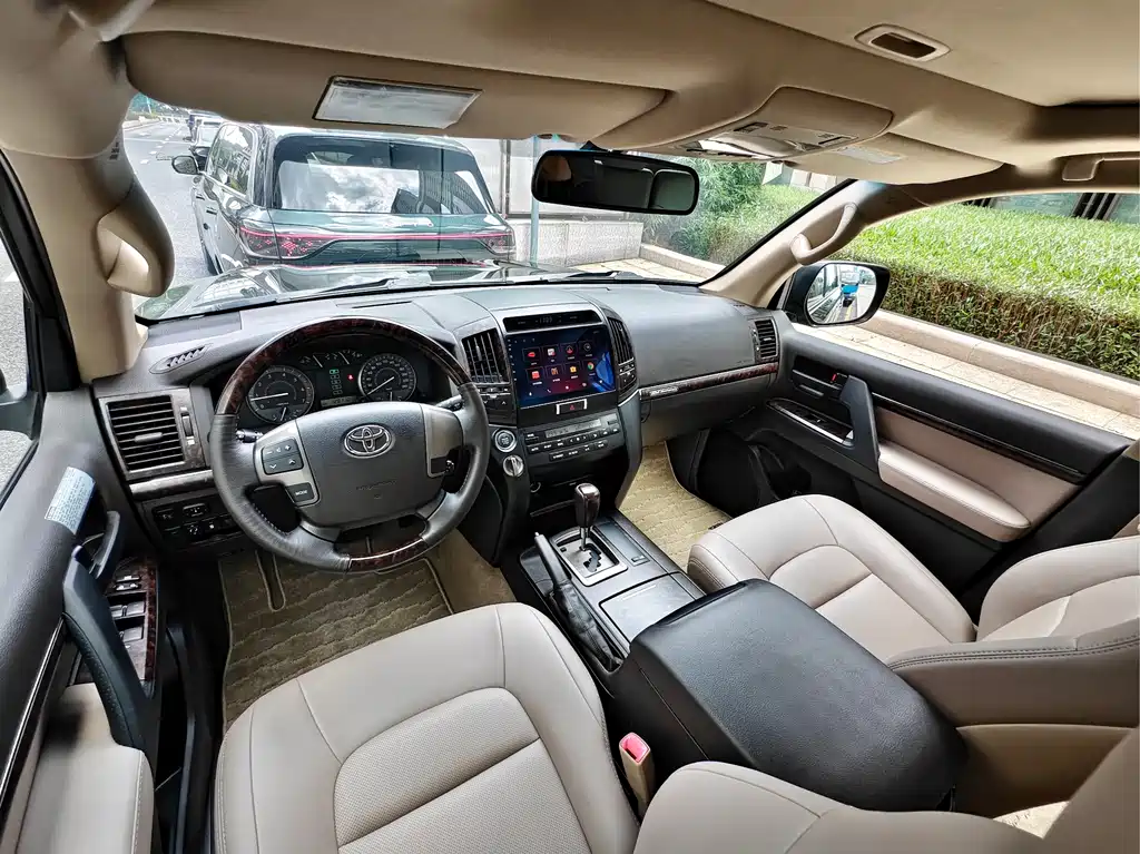 Toyota Land Cruiser 2012 — фото 20