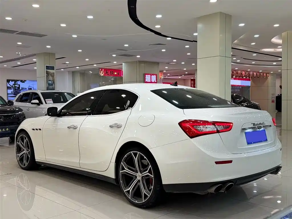 Maserati Ghibli 2015 — фото 15