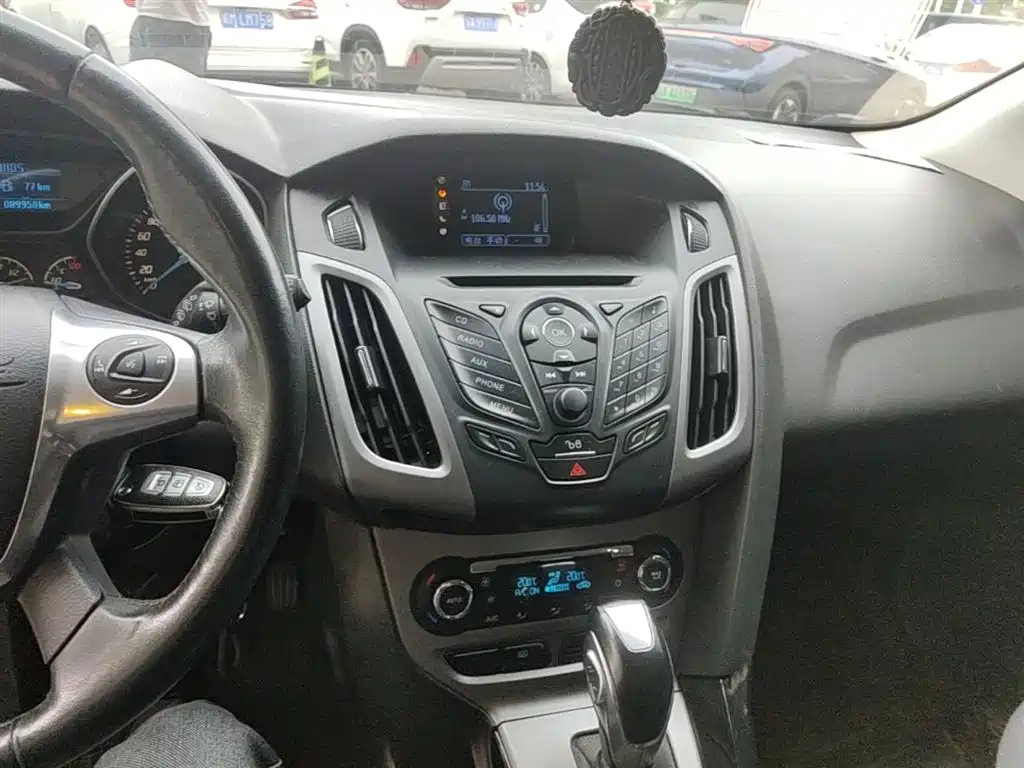 Ford Focus 2015 — фото 13