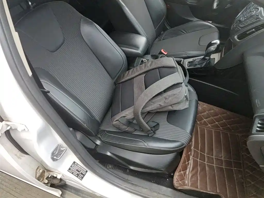 Ford Focus 2015 — фото 25