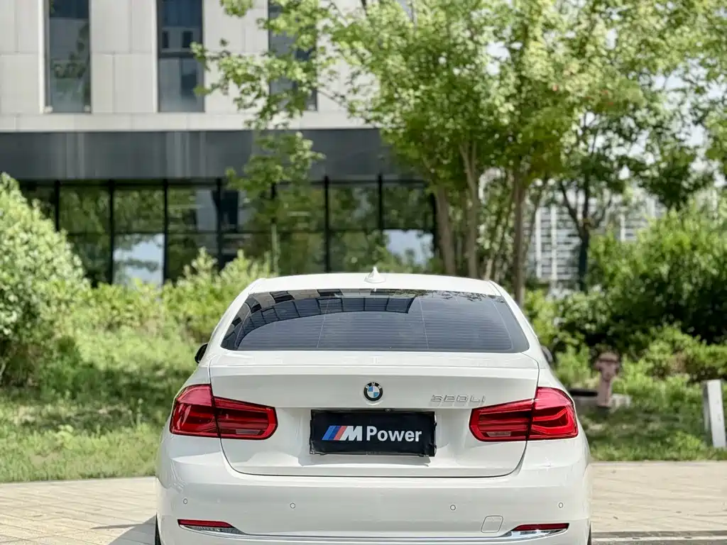 BMW 3 Series 2016 — фото 16