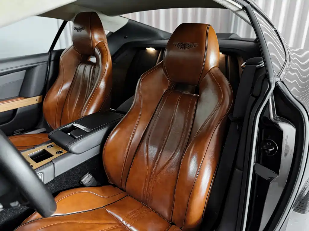 Aston Martin Virage 2013 — фото 7