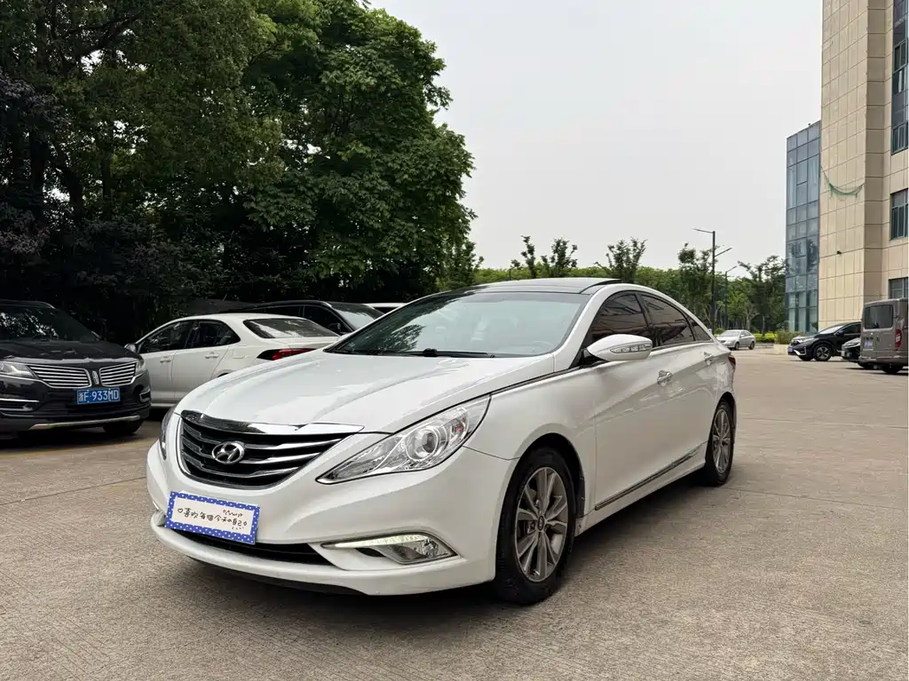 Hyundai Sonata 2015 — фото 1