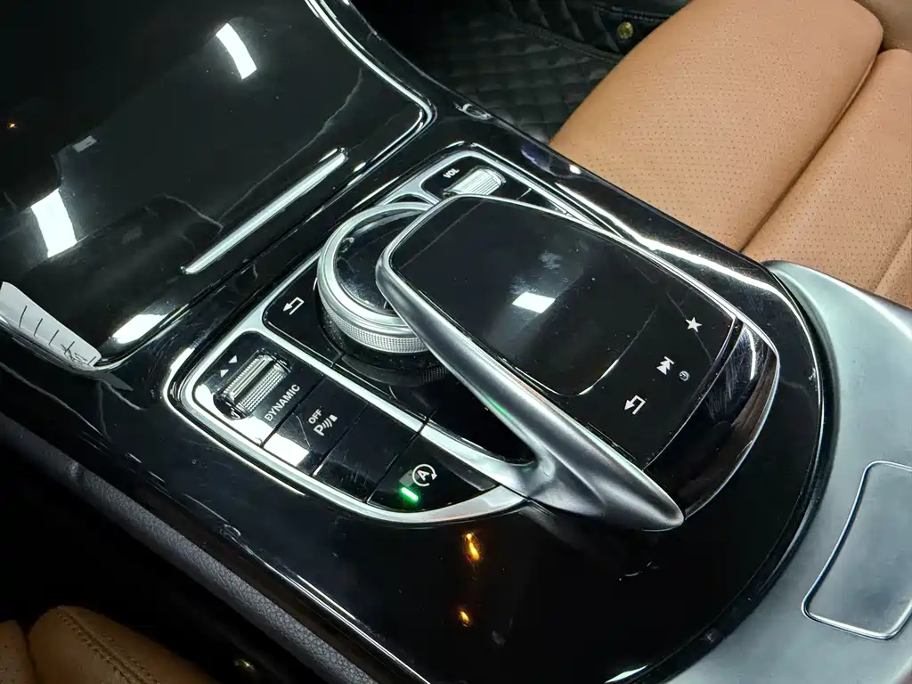 Mercedes-Benz C-Class 2018 — фото 18