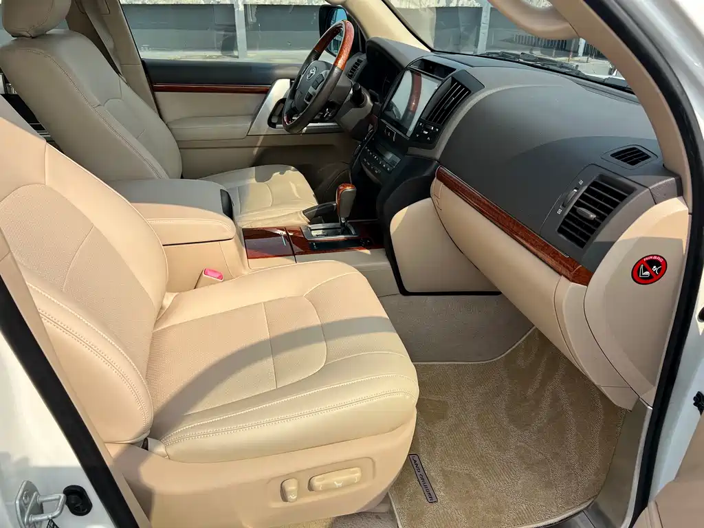 Toyota Land Cruiser 2016 — фото 11