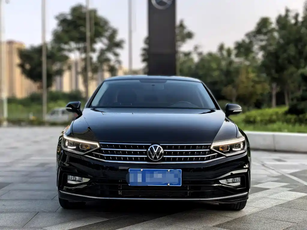 Volkswagen Magotan 2025
