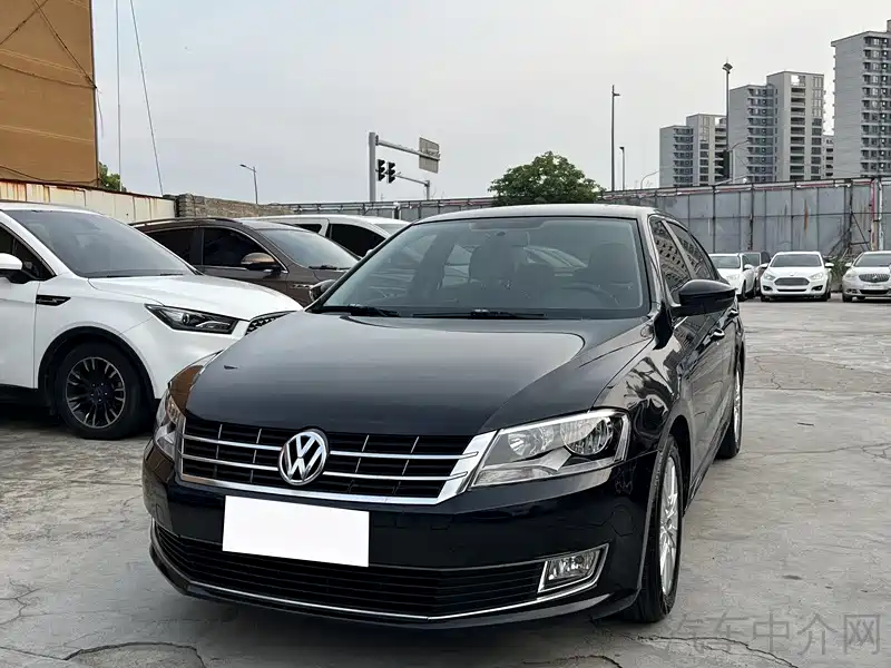 Volkswagen Lavida 2013