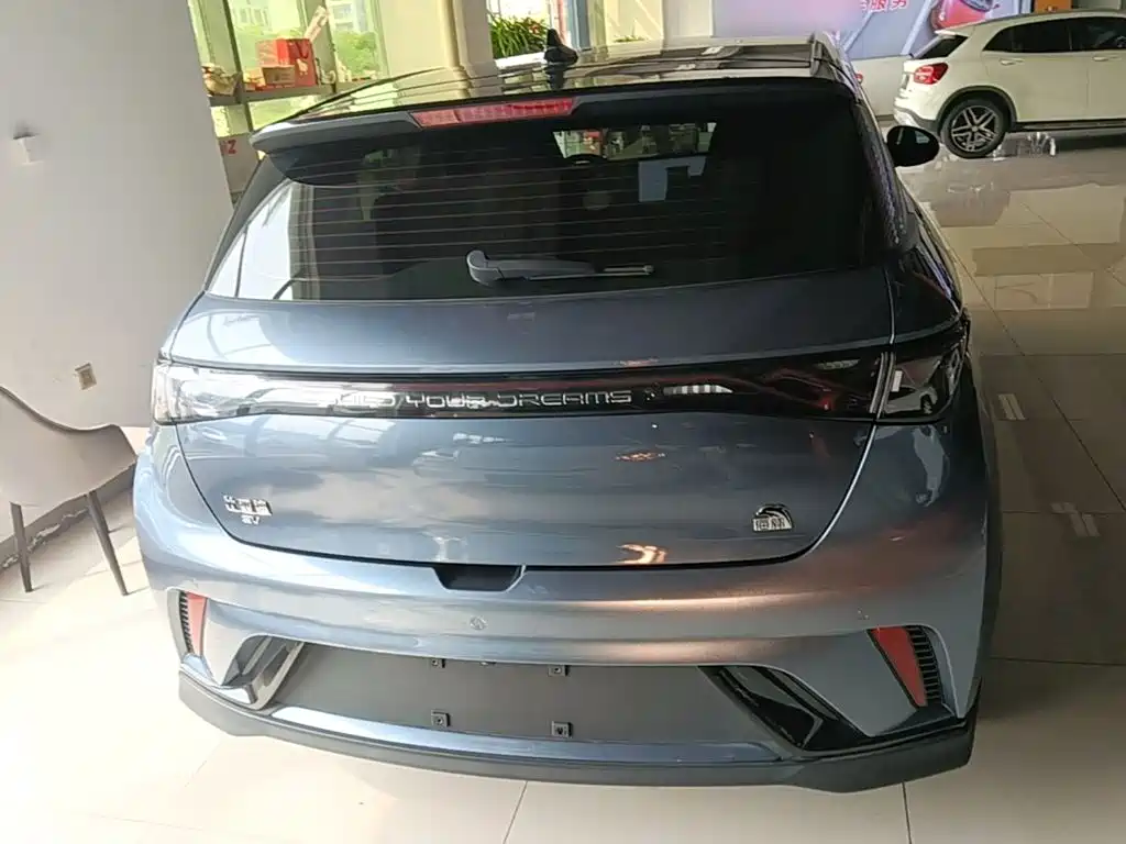 BYD Dolphin 2023