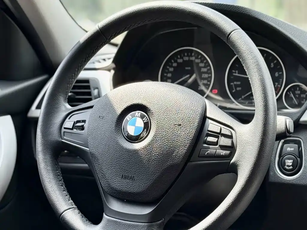 BMW 3 Series 2016 — фото 9