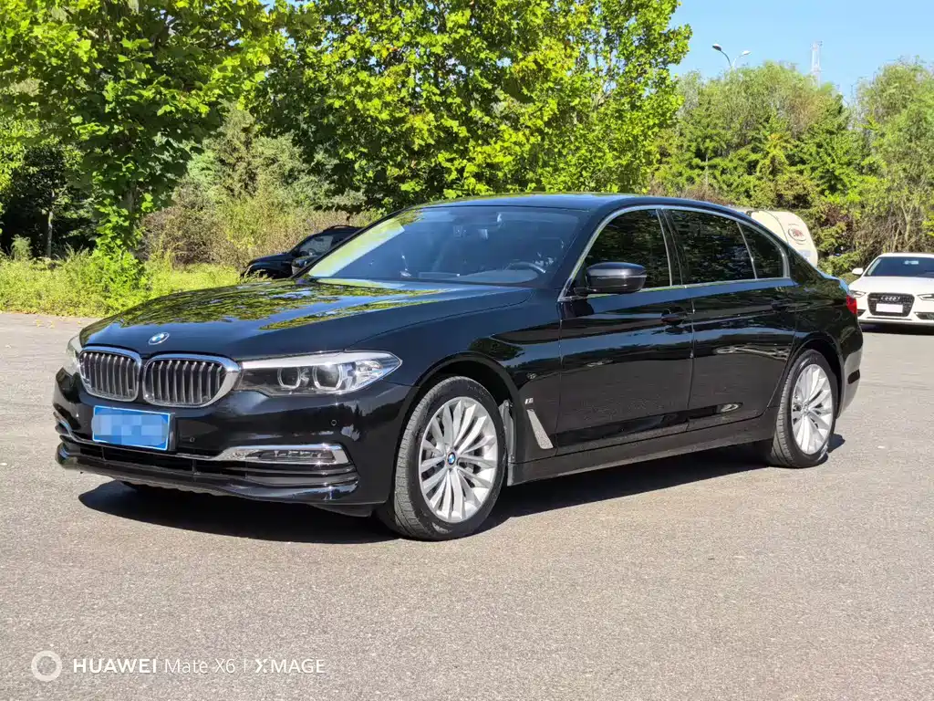 BMW 5 Series 2018 — фото 1