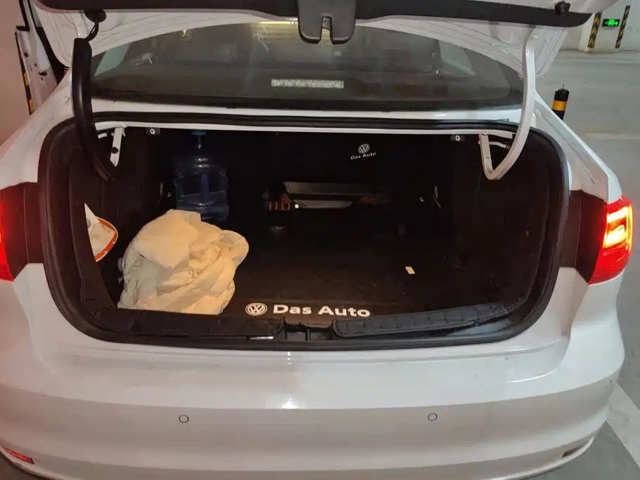 Volkswagen Sagitar 2017