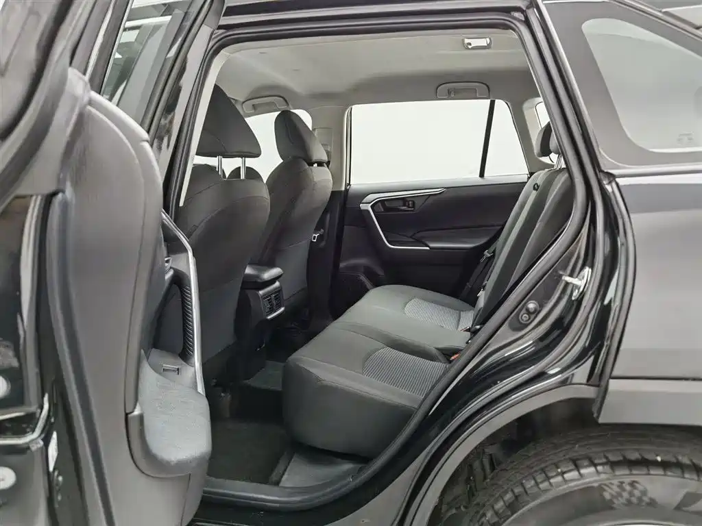 Toyota Wildlander 2022 — фото 15