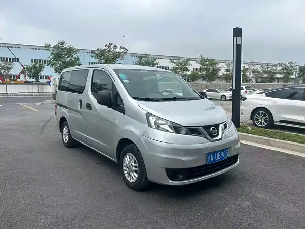 Nissan NV200 2014