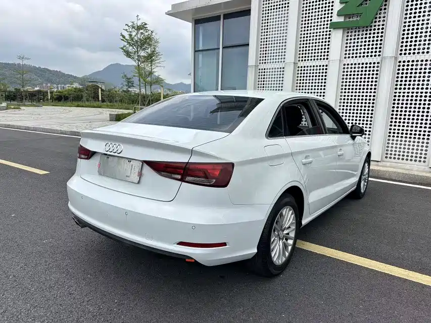 Audi A3 2017 — фото 28