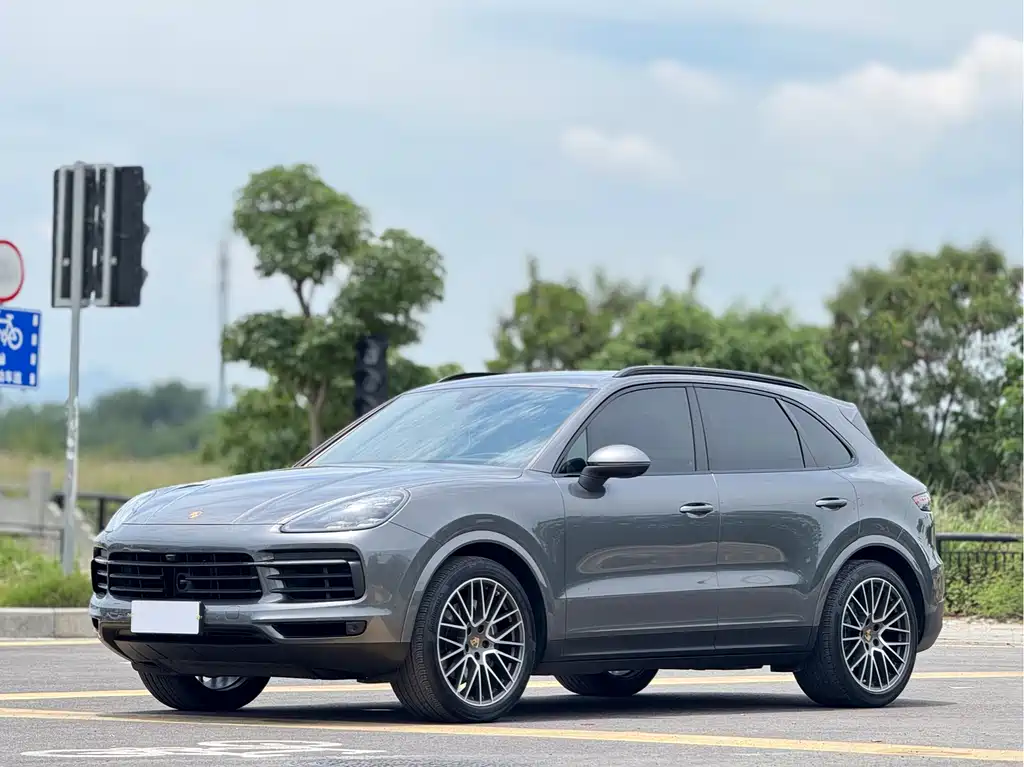 Porsche Cayenne 2021 — фото 1